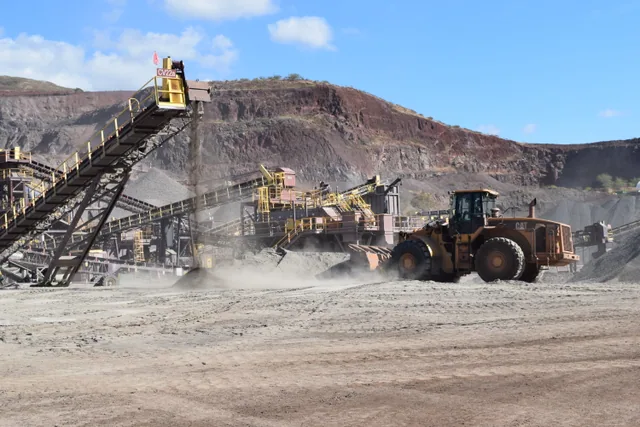 Quarry loader and aggregate processing plant